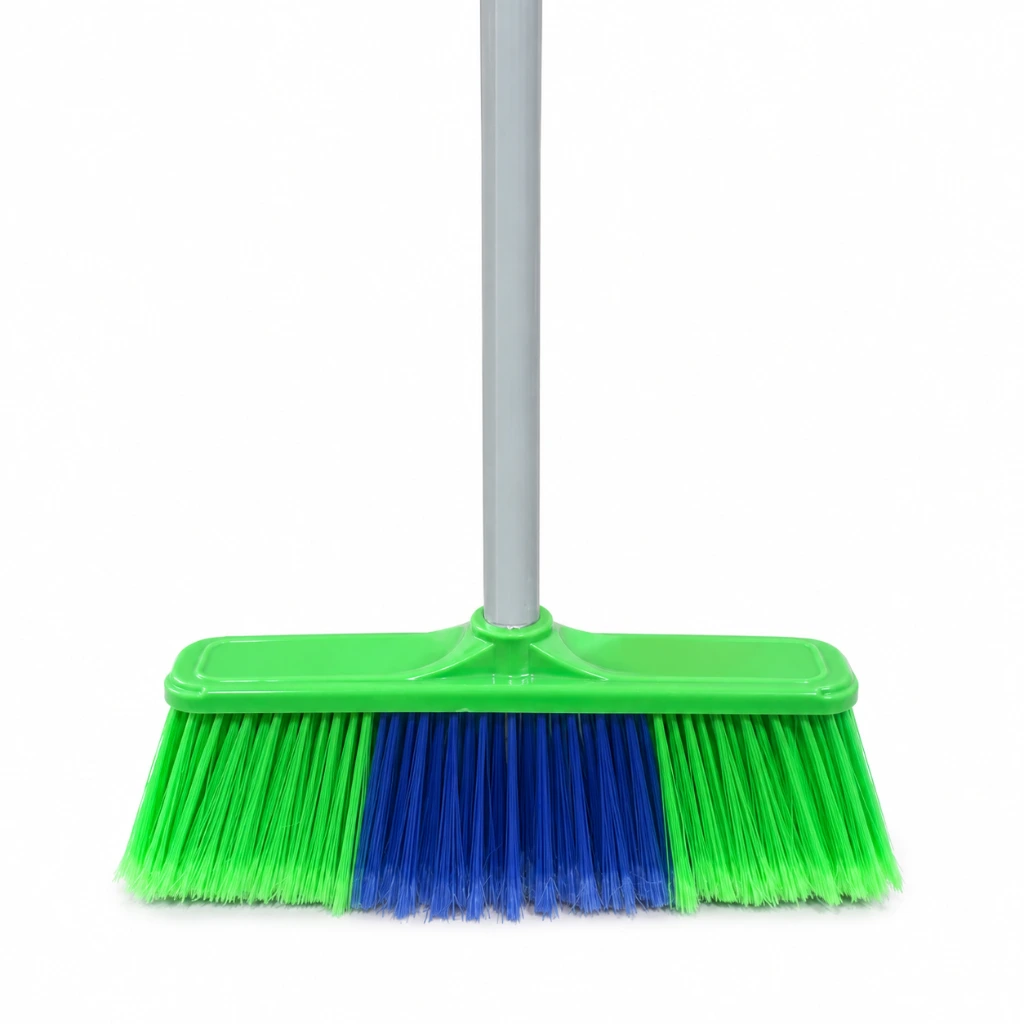Cepillo de plastico con mango de madera   Lion tools (2).webp