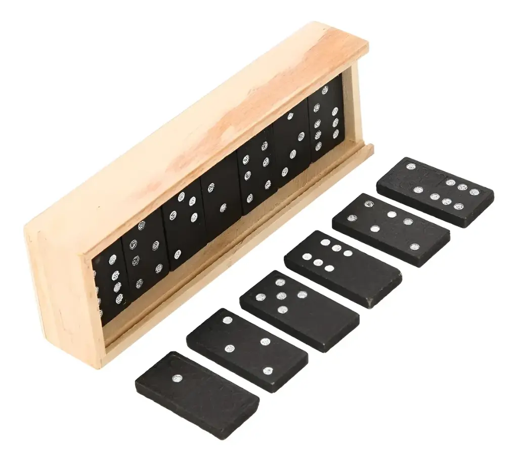 Domino con 28pz de plastico negra  (1).webp