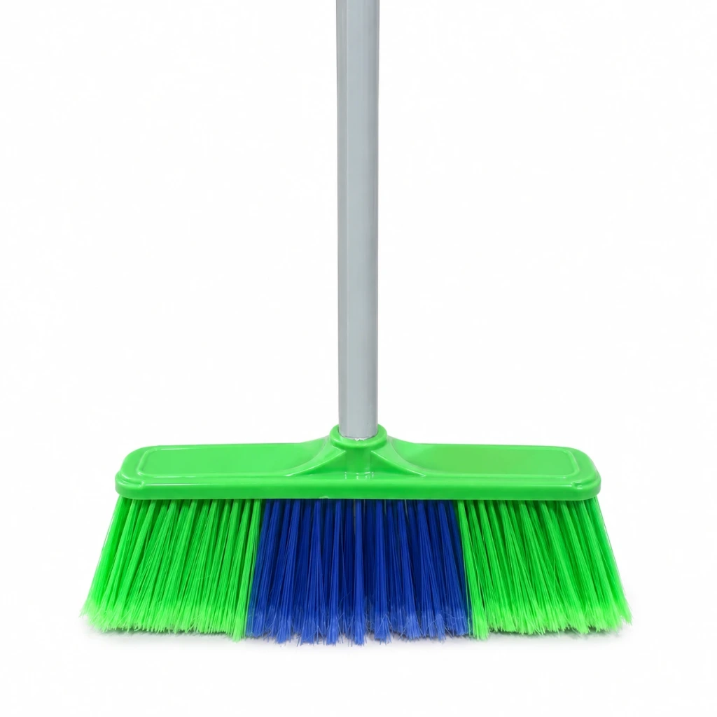 Cepillo de plastico con mango de madera  | Lion tools